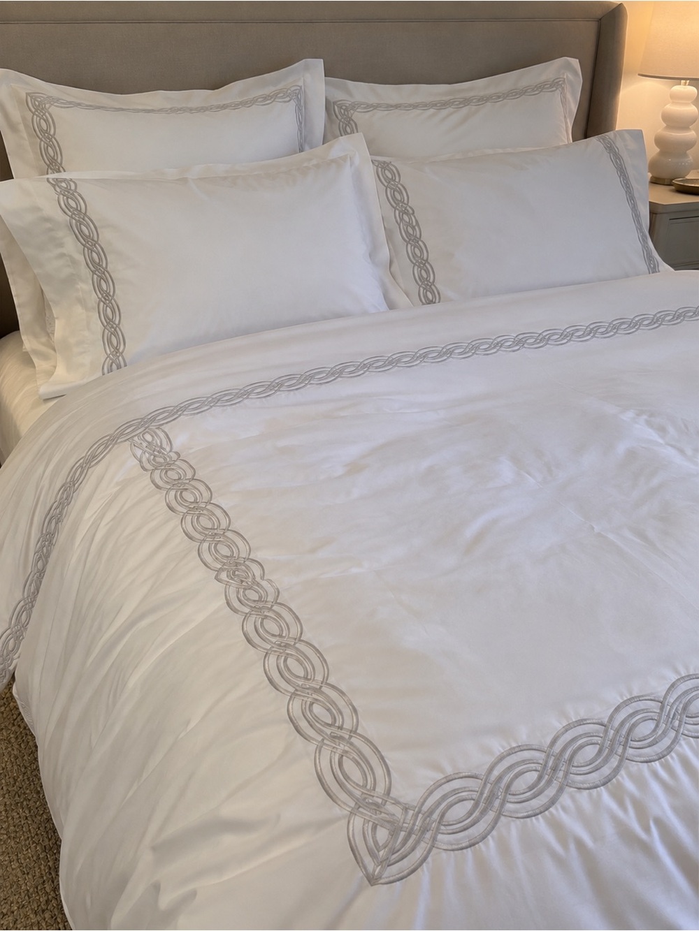 Matouk Triple Chain Full/Queen COMPLETE 6 Piece Set White Silver